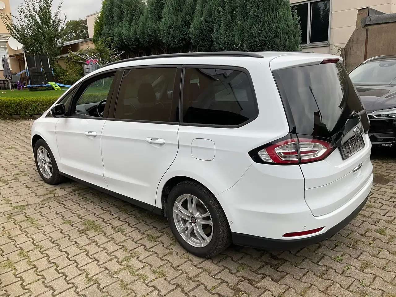 Ford Galaxy Van/Kleinbus in Weiß gebraucht in Rheinfelden für
