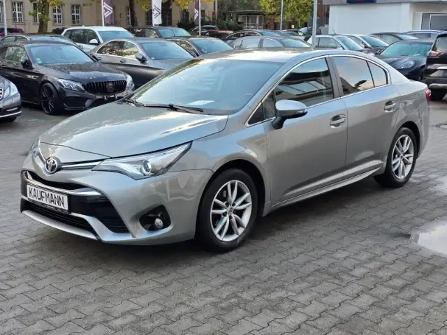 Toyota Avensis 1,8 Business Edition AZV abnehmbar