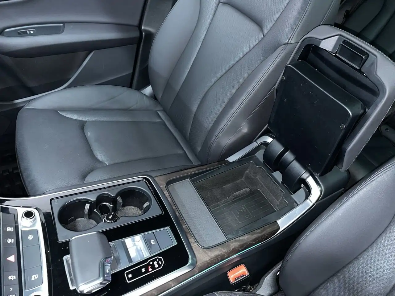 Audi Q7 снимка Audi Q7