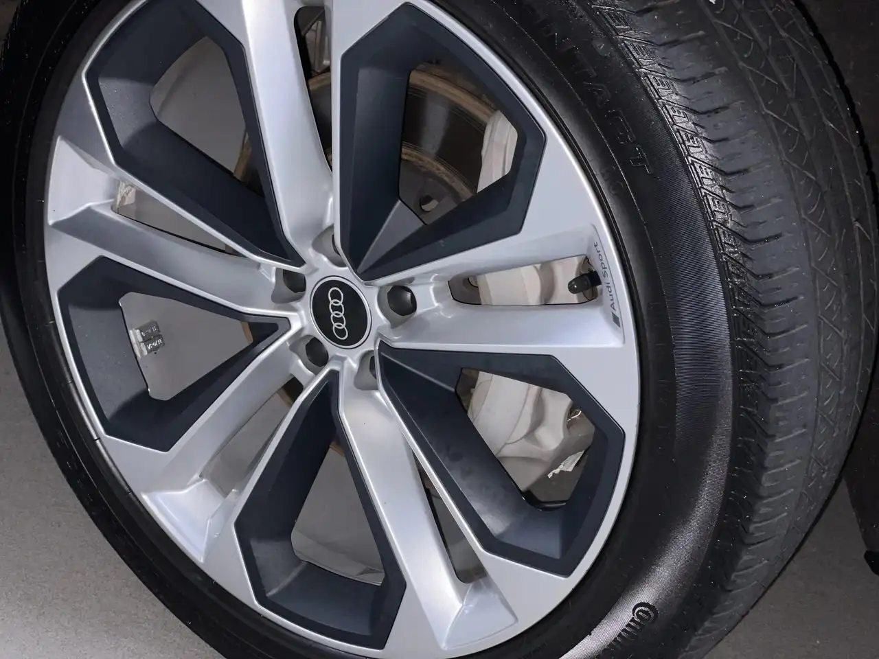 Audi Q7 снимка Audi Q7