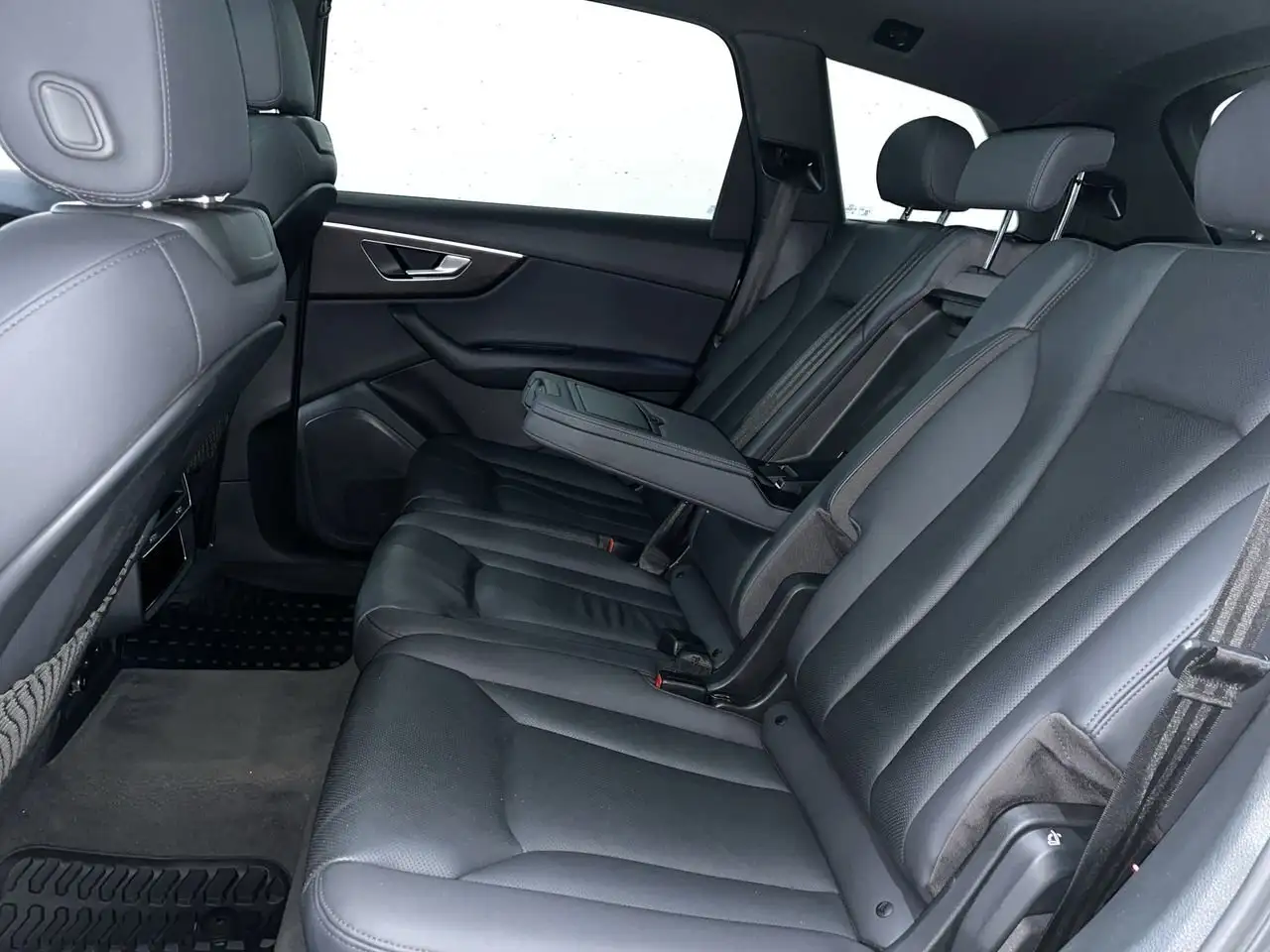 Audi Q7 снимка Audi Q7