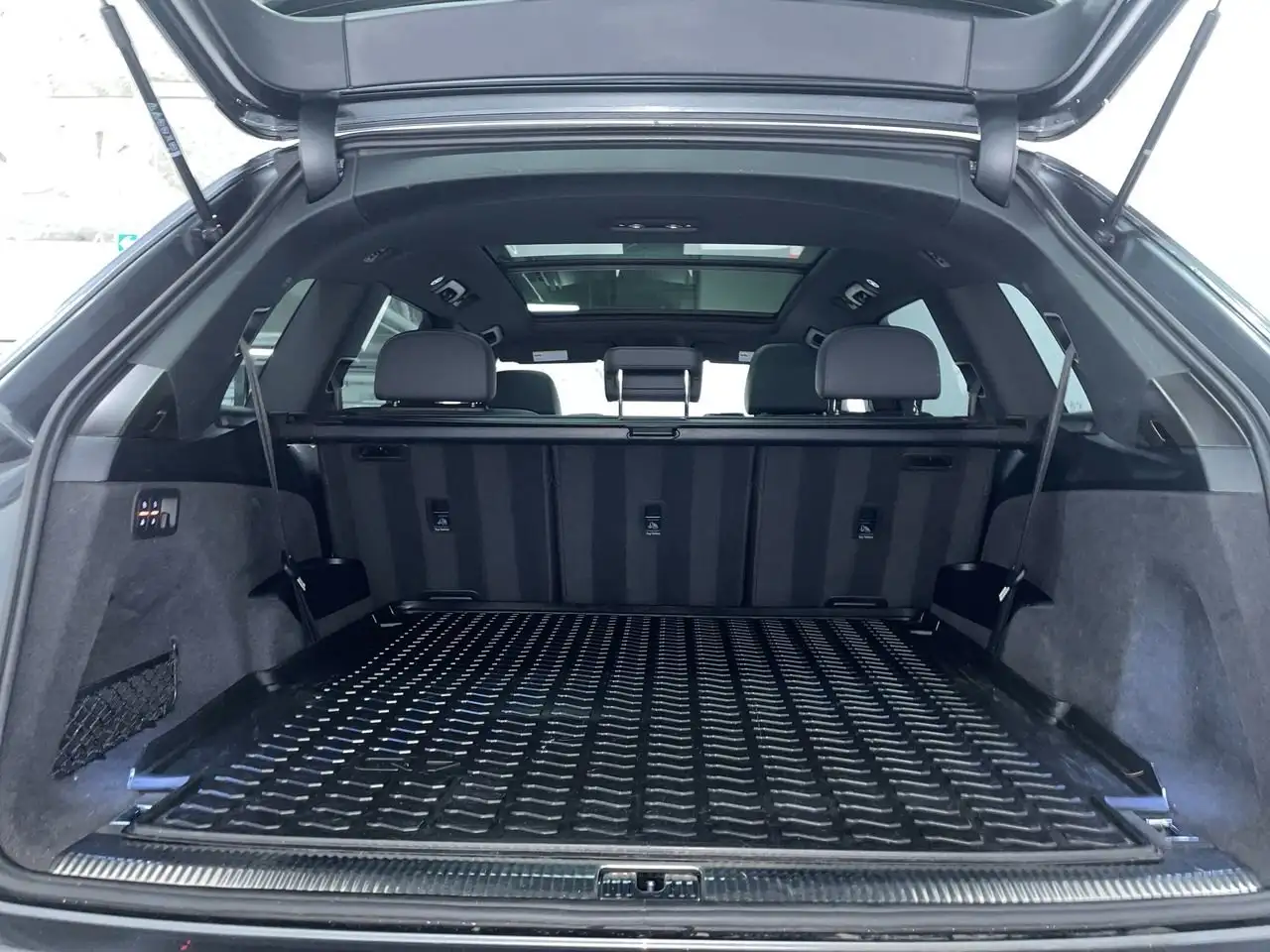 Audi Q7 снимка Audi Q7
