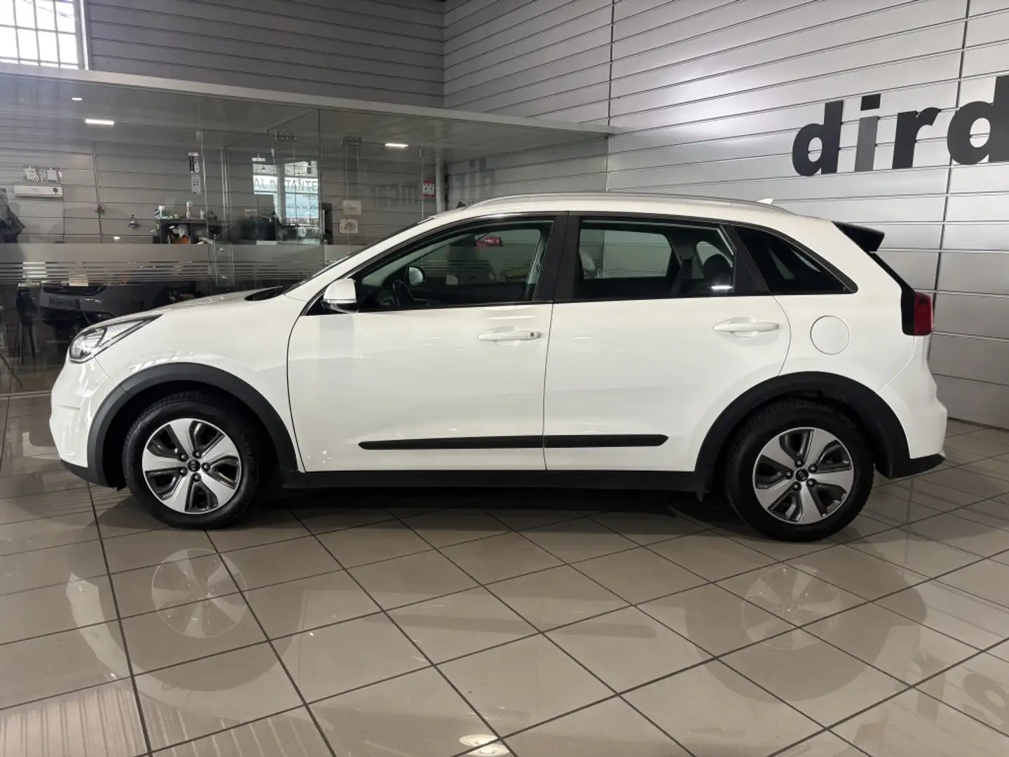 Kia Niro 1.6 HEV Concept Blanc - 2