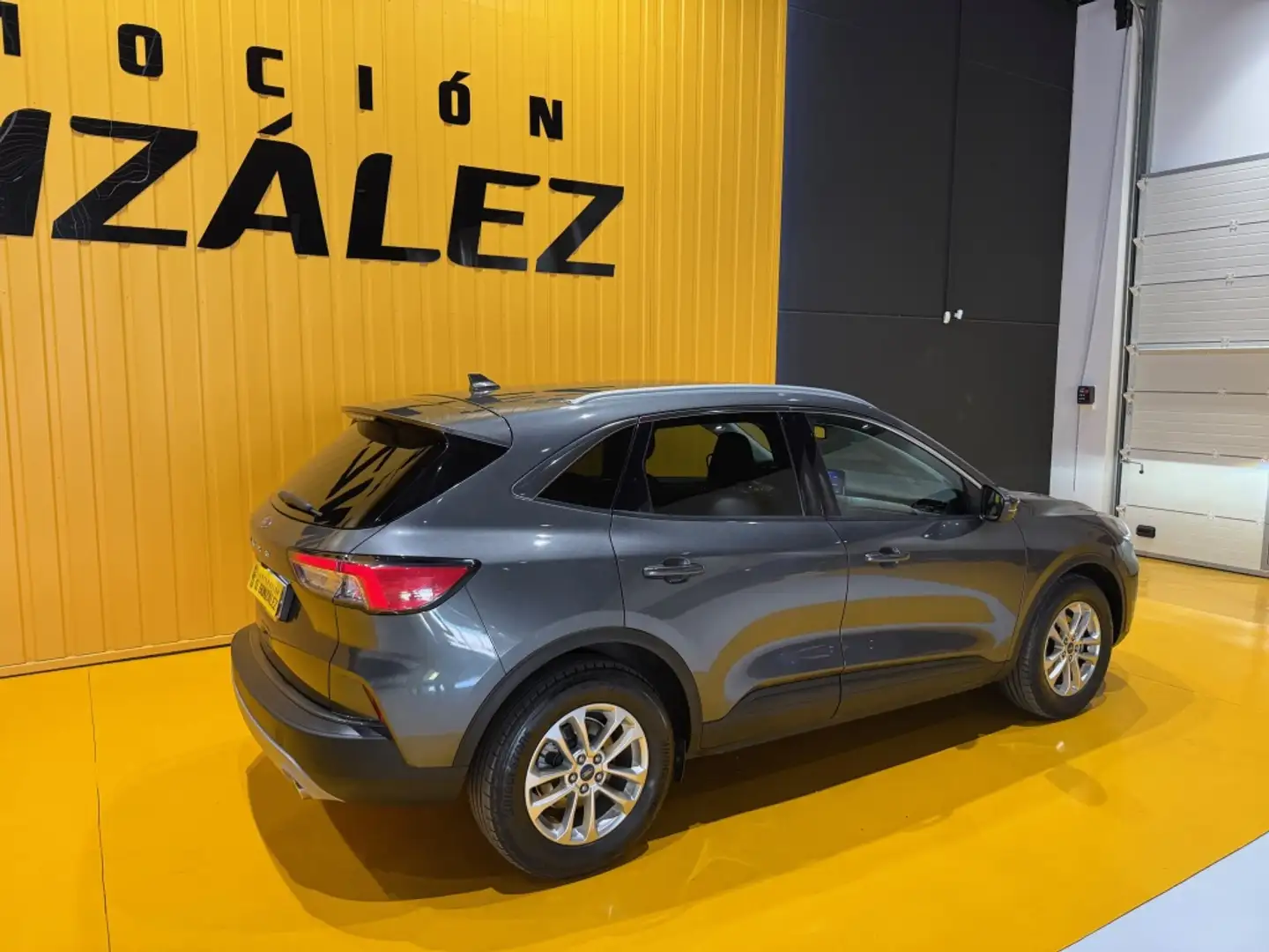 Ford Kuga 1.5 EcoBlue Titanium FWD 120 Aut. Gris - 2