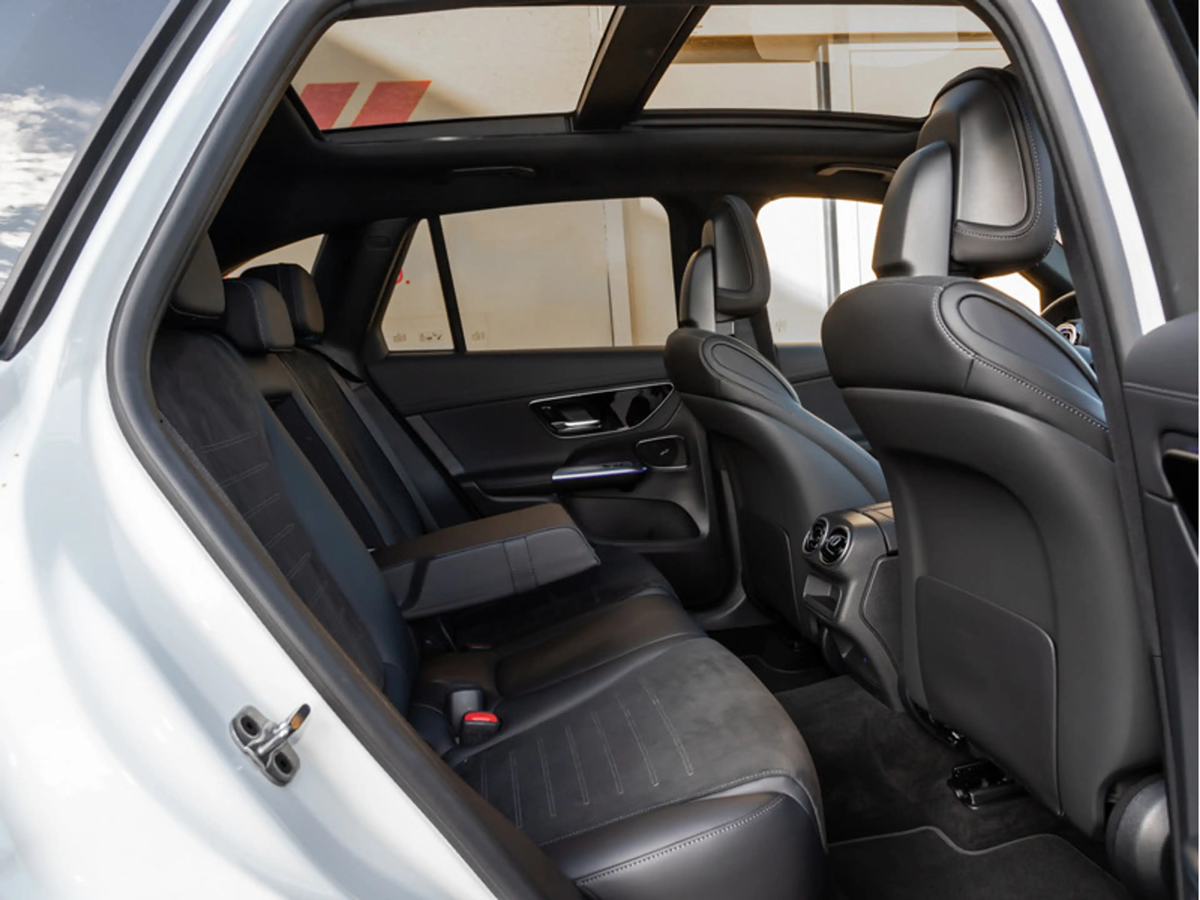Mercedes-Benz GLC 220 d 4M AMG-Sport/DIGITAL/360/Pano/AHK/20' — photo 10