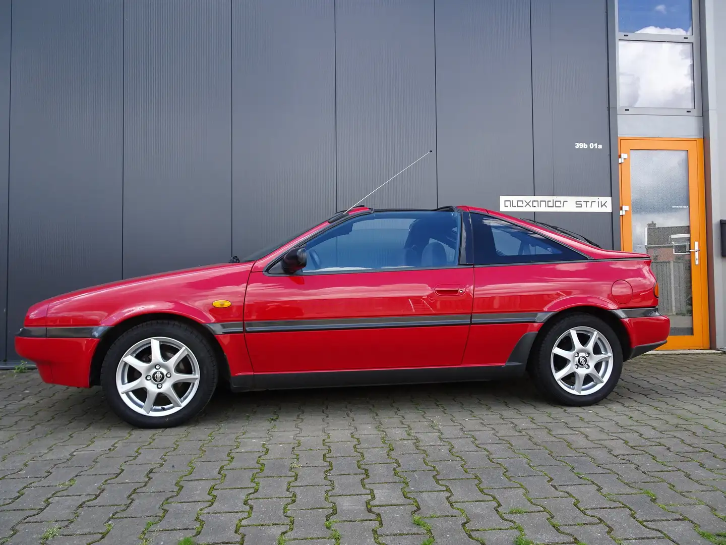 Nissan 100 NX Rojo - 2
