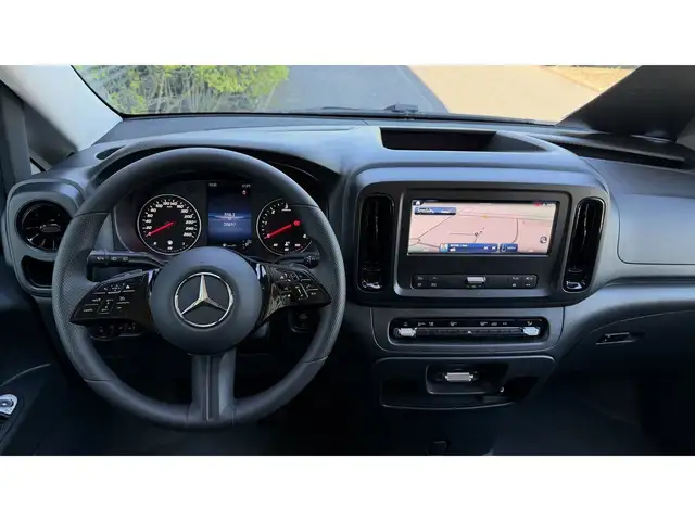 Mercedes-Benz Vito view 9