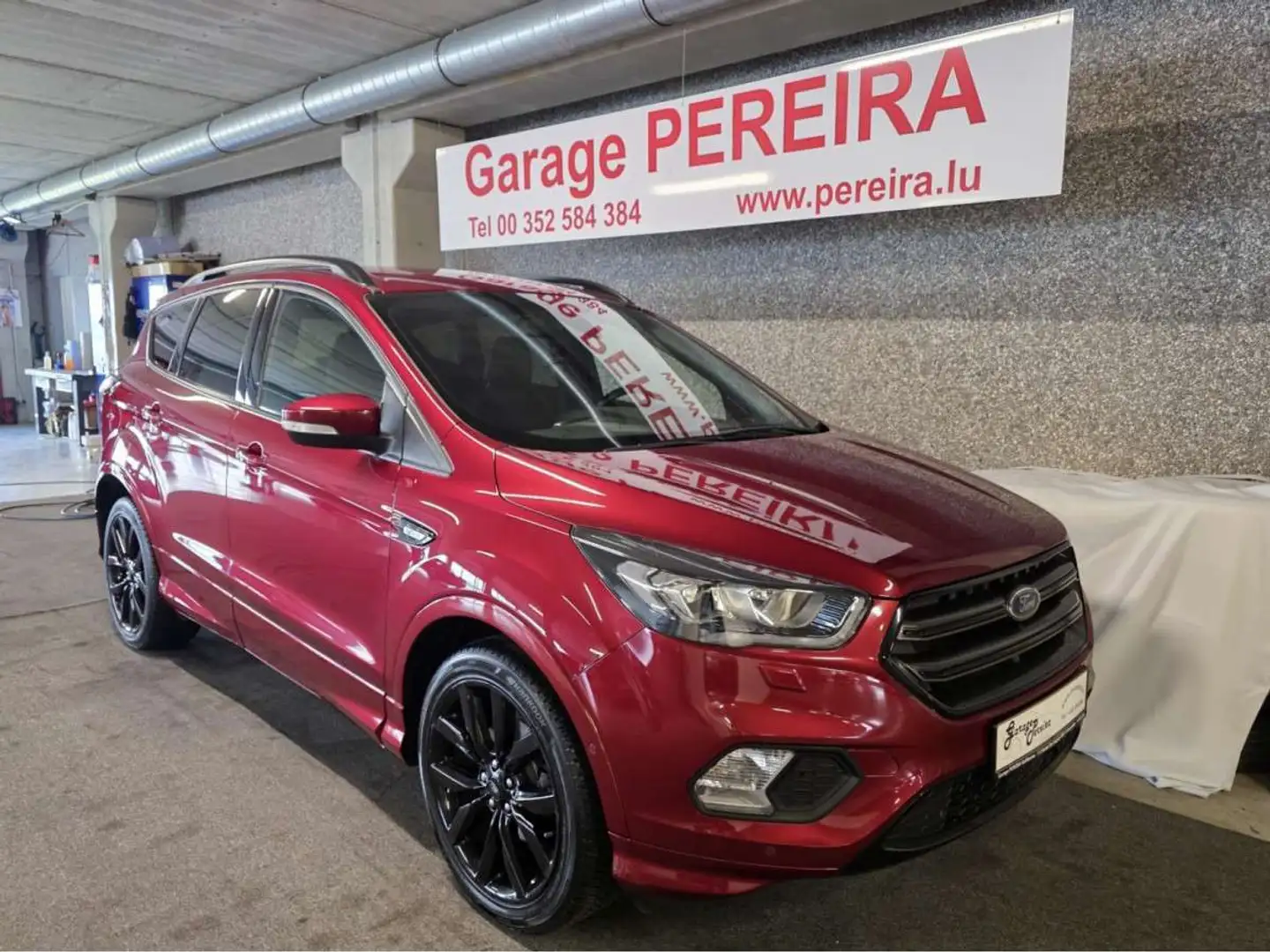 Ford Kuga 1.5 ECOBOOST ST-LINE CUIR NAVI Rood - 1