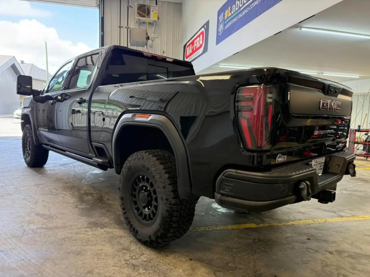 GMC Sierra 2500HD снимка GMC Sierra 2500HD