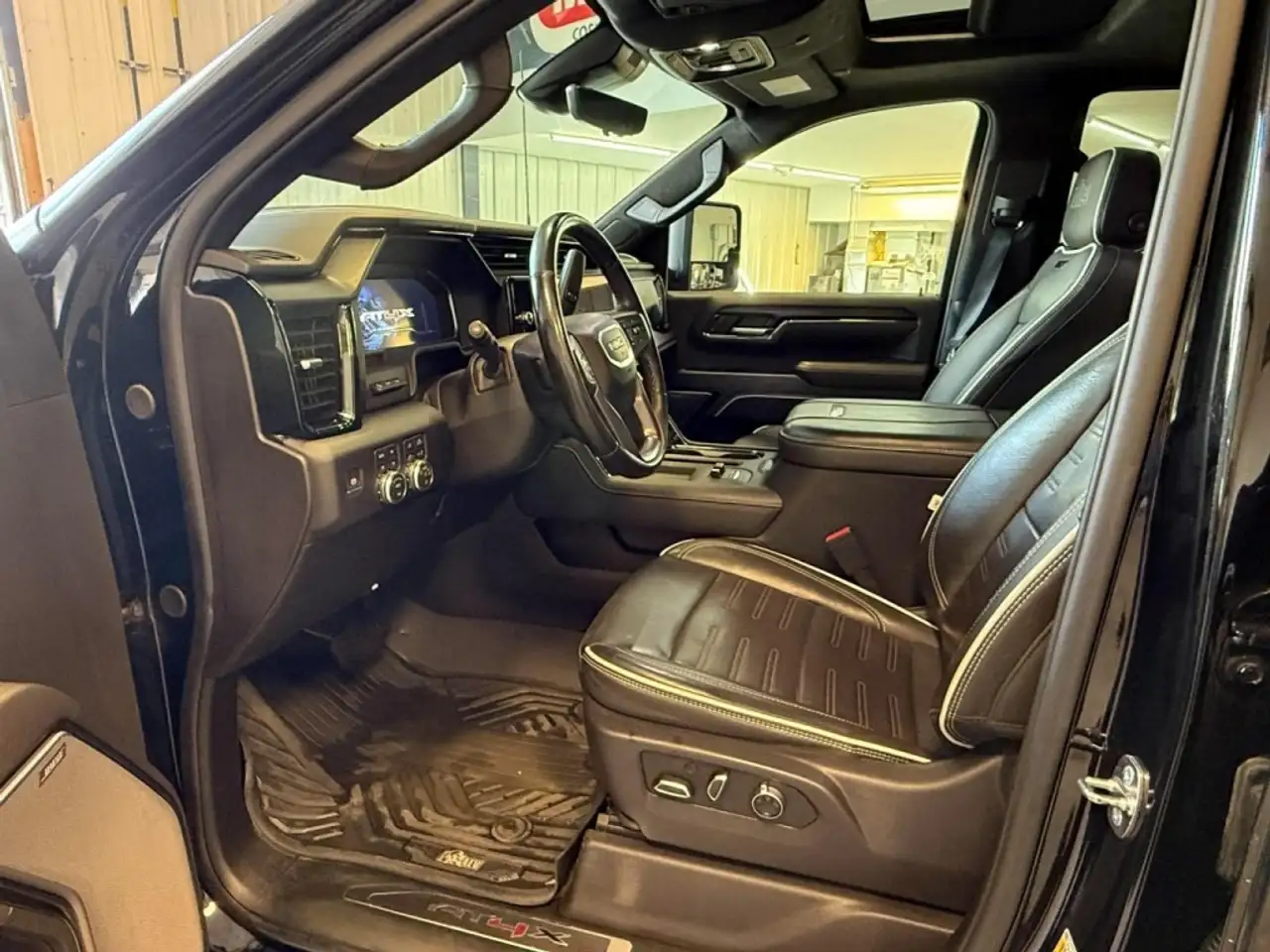 GMC Sierra 2500HD снимка GMC Sierra 2500HD