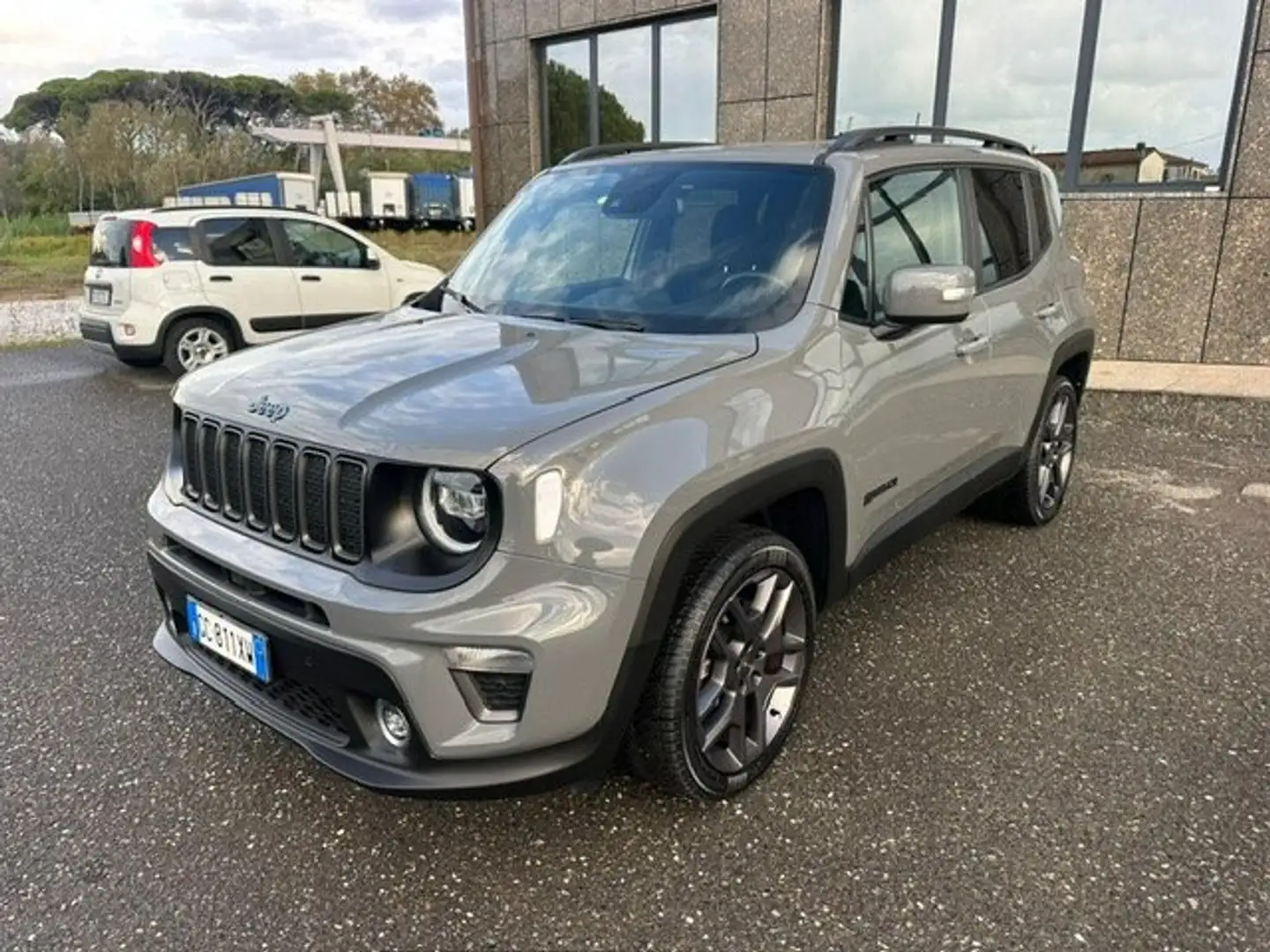 Jeep Renegade Renegade 2019 1.3 t4 phev First Edition  4xe at6 Gris - 1