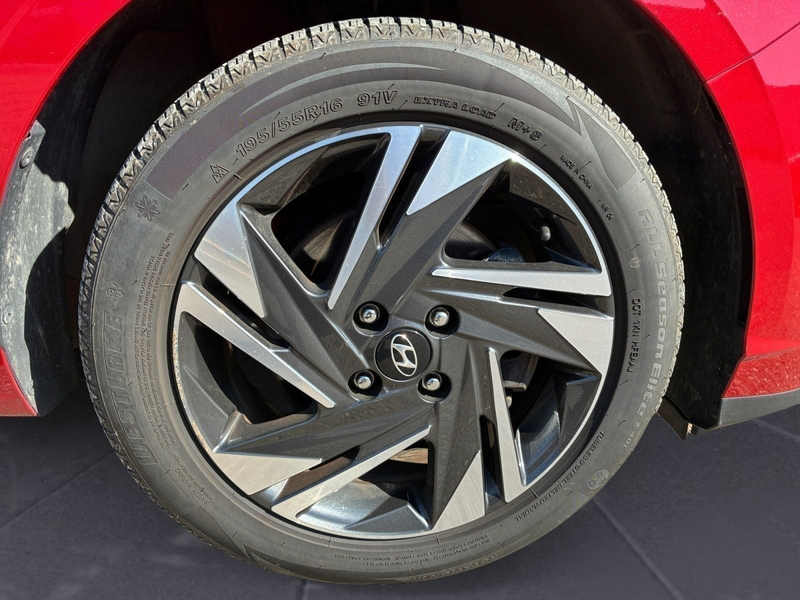 Hyundai i20 Tren CARPLAU*PDC*KAMERA*LED*SHZ*LHZ*TEMPOMAT — photo 11