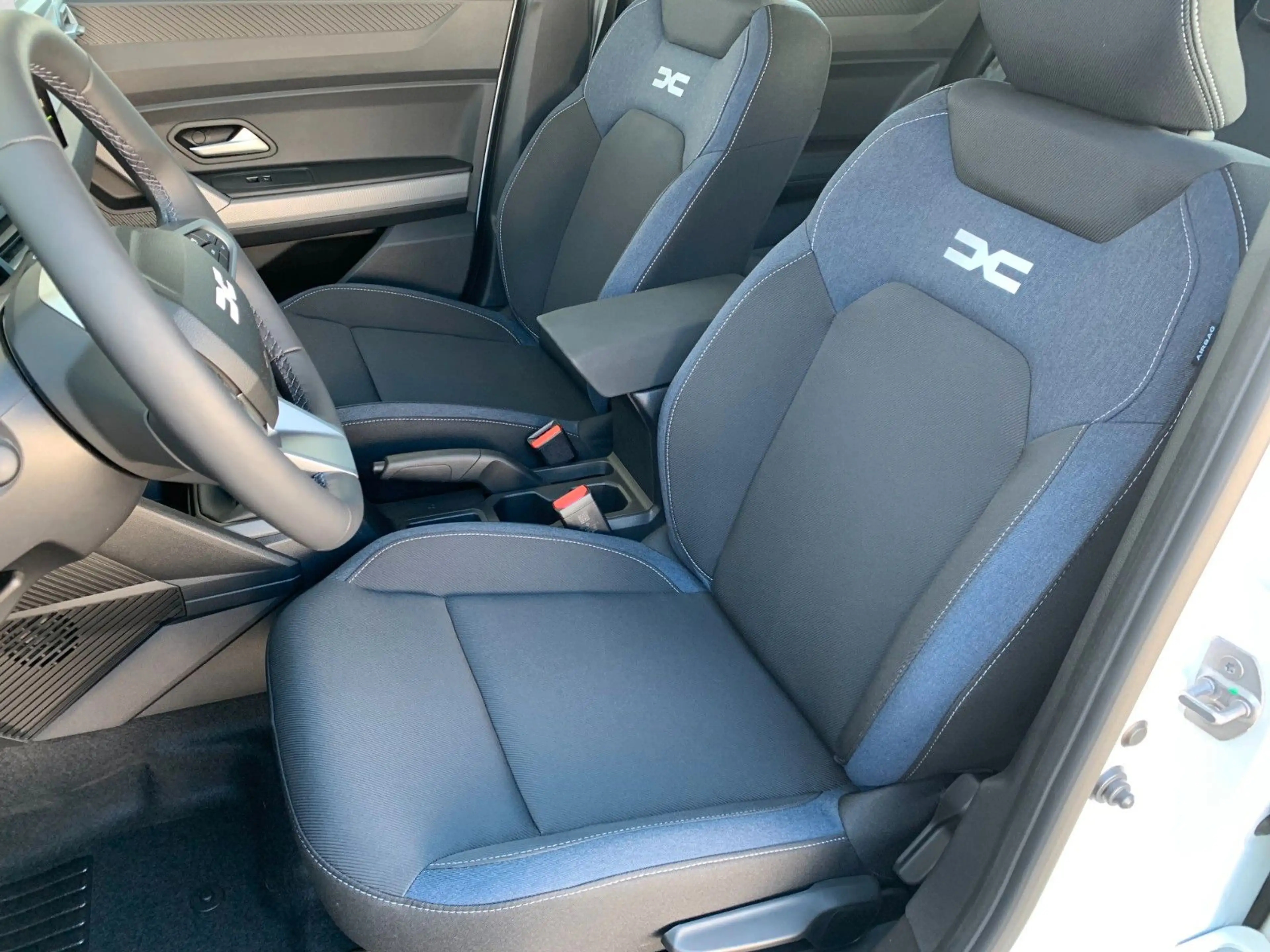 Dacia Duster 140PS Expression AppConecct/Kamera/LED/PDC — photo 12