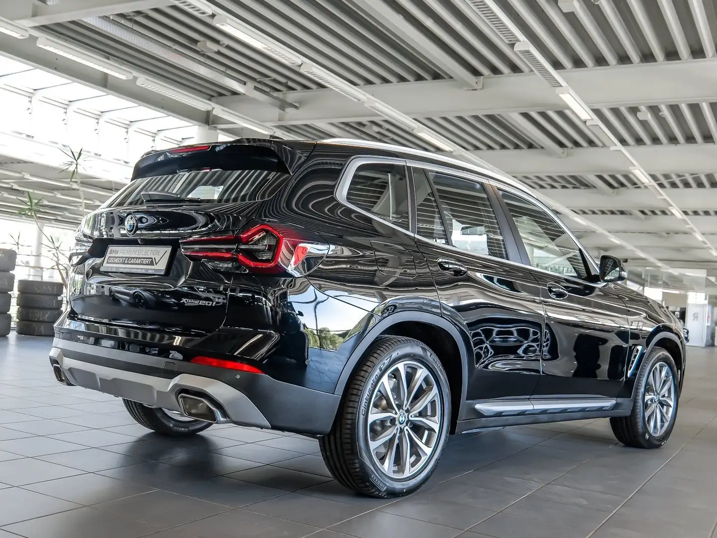 BMW X3 xDrive20i HUD ACC AHK RFK NAVI LED Schwarz - 2