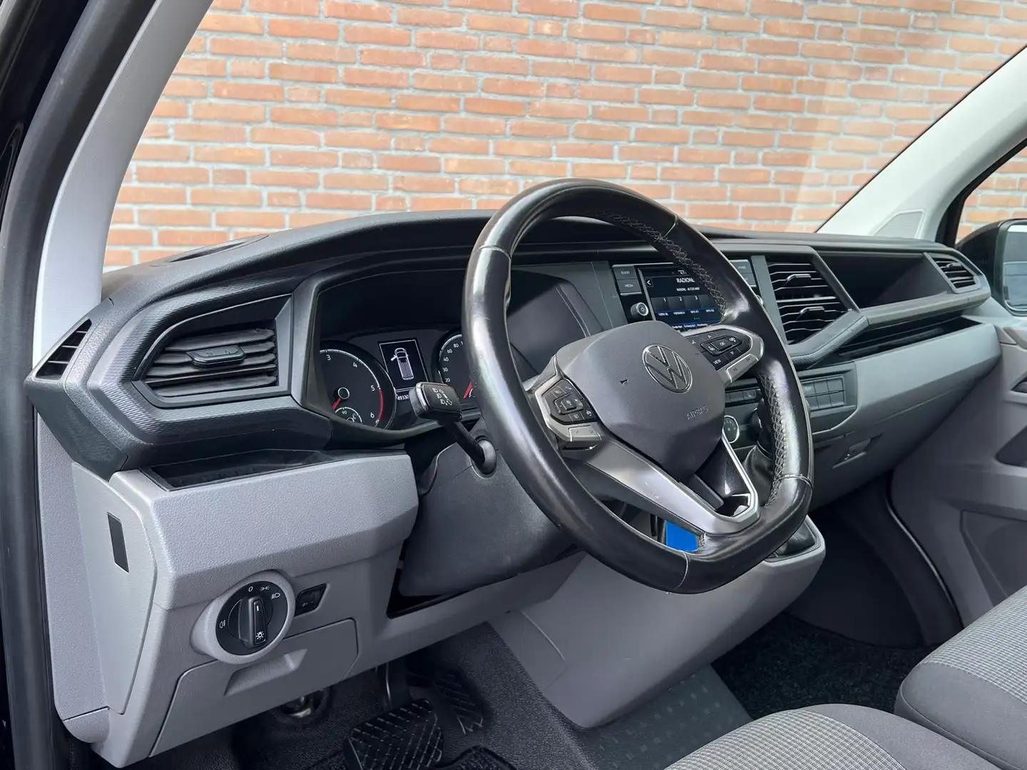 Volkswagen T6.1 Transporter 2.0TDI 150PK DSG / Carplay / 2x Schuifdeur / Euro6 Schwarz - 2