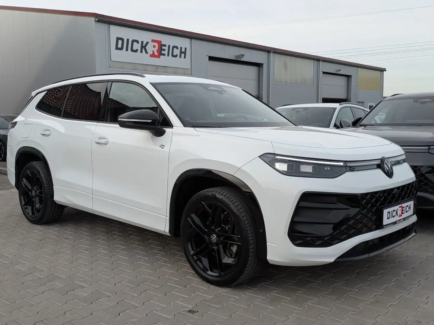 Volkswagen Tayron 2.0 TDI 4M R-Line BLACK*7S*AHK*PANO*HUD Blanc - 1