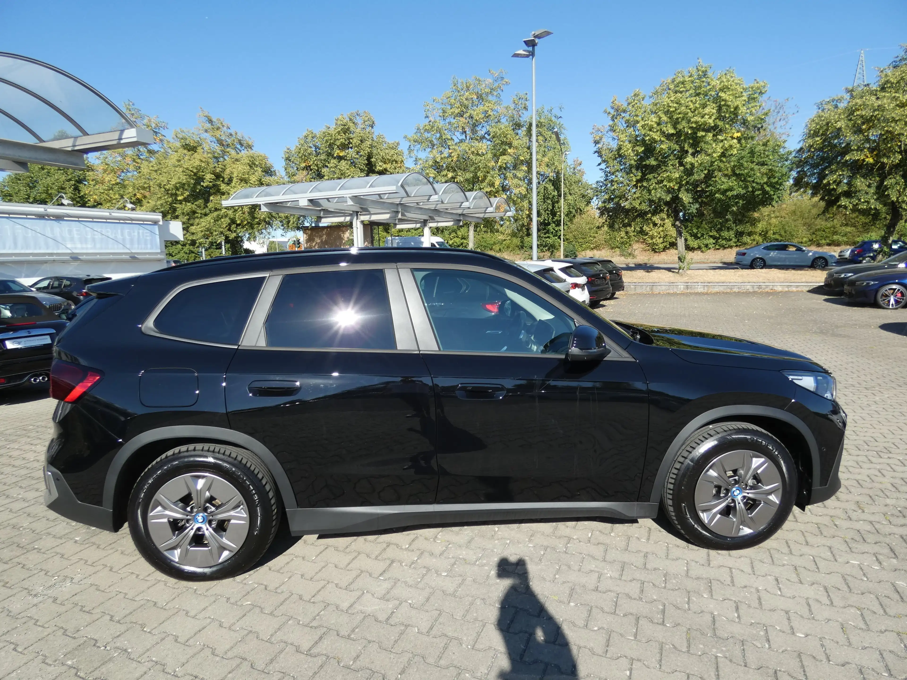 BMW iX1 xDrive30 — photo 4