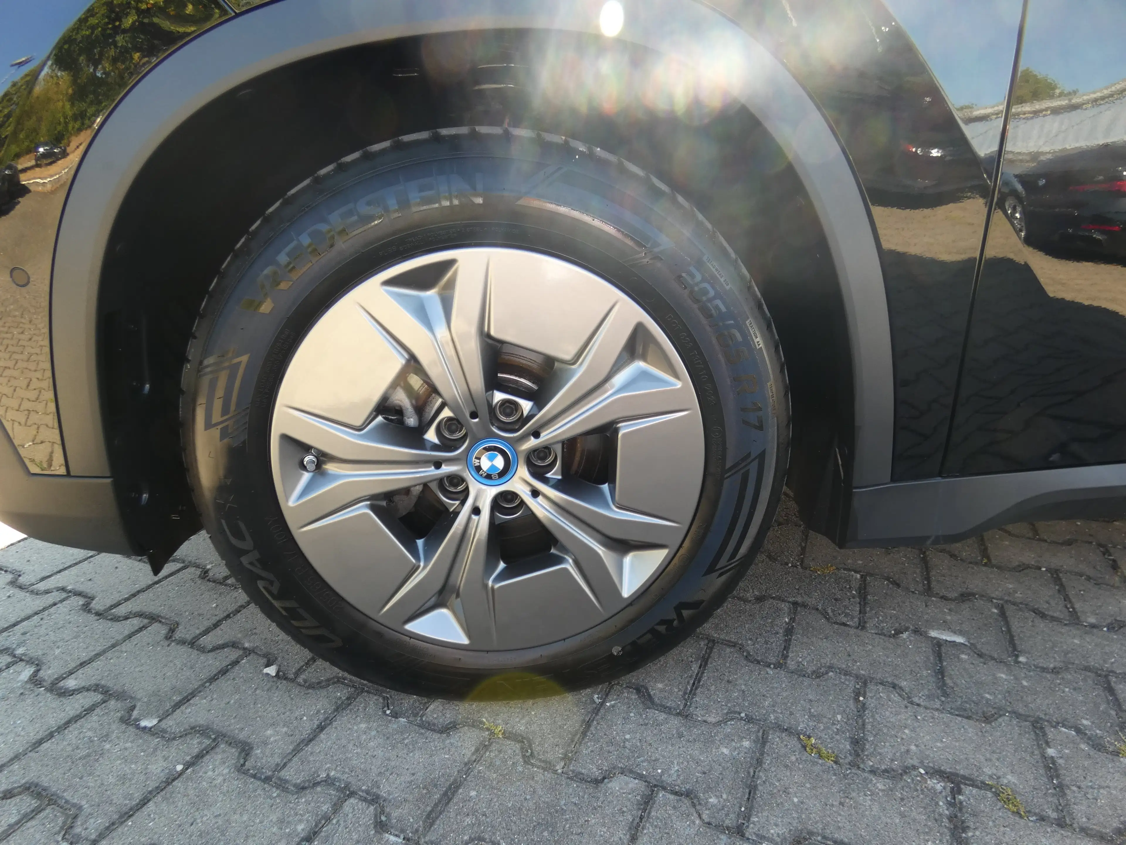 BMW iX1 xDrive30 — photo 24