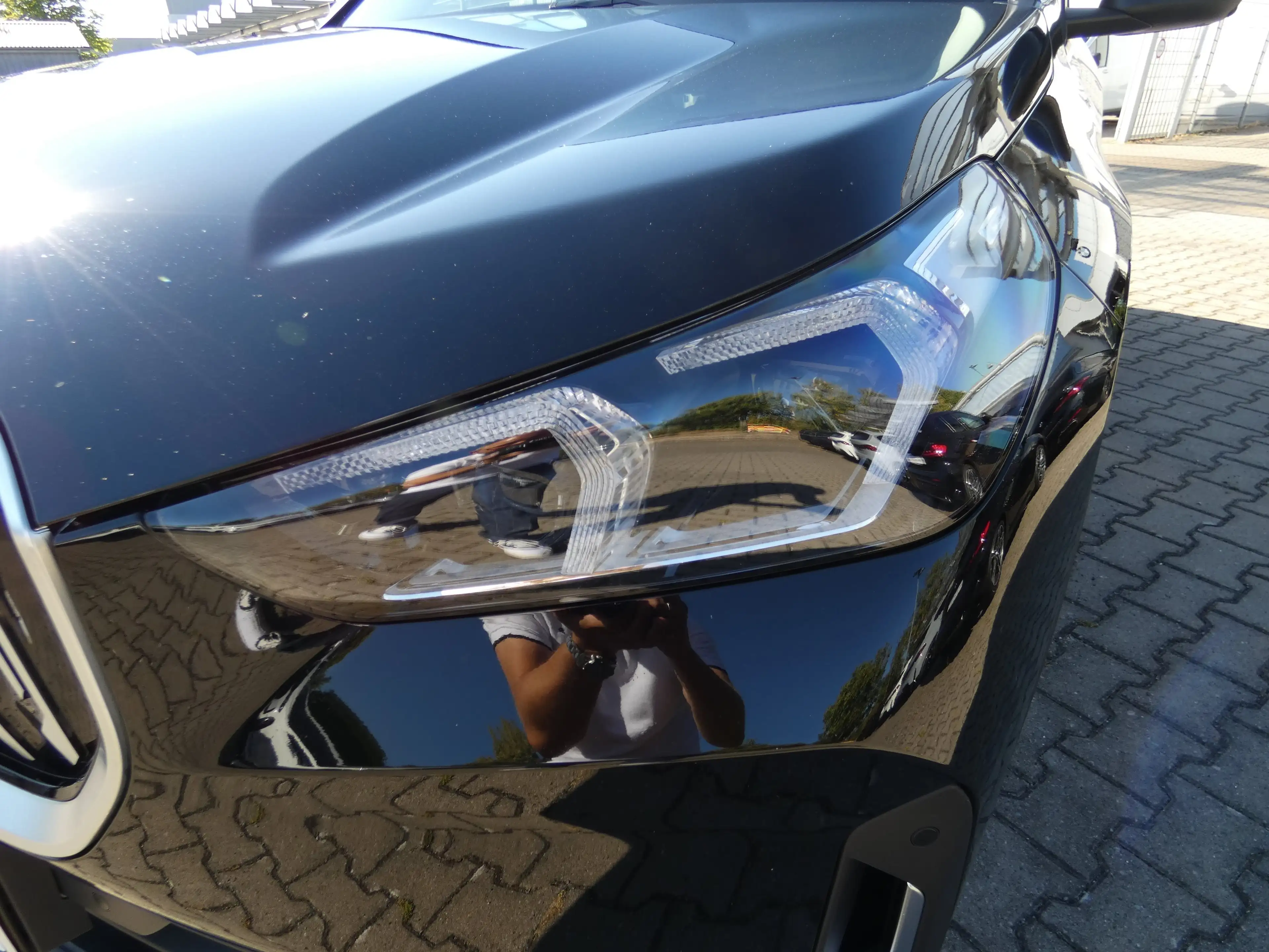 BMW iX1 xDrive30 — photo 23