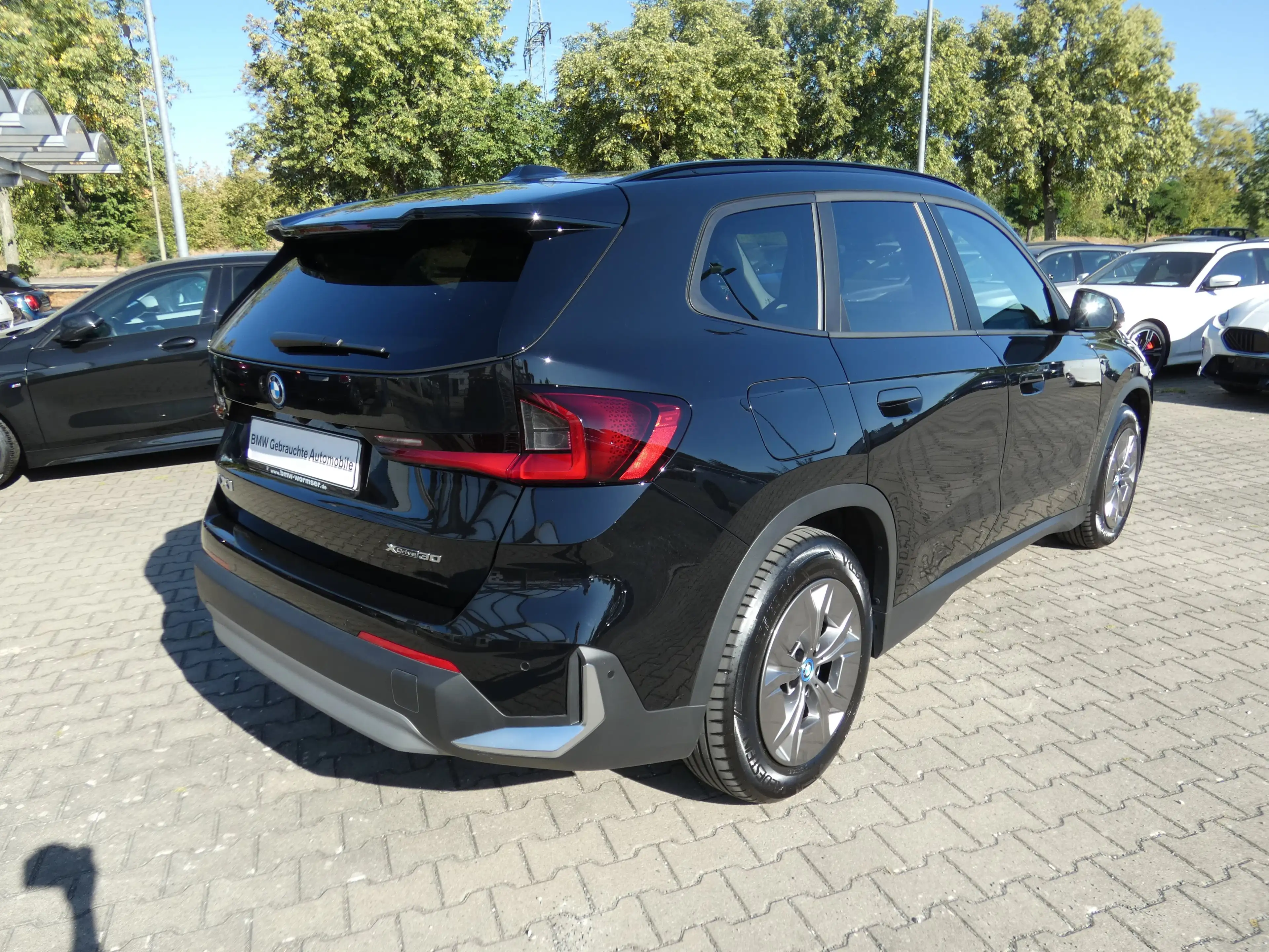 BMW iX1 xDrive30 — photo 5