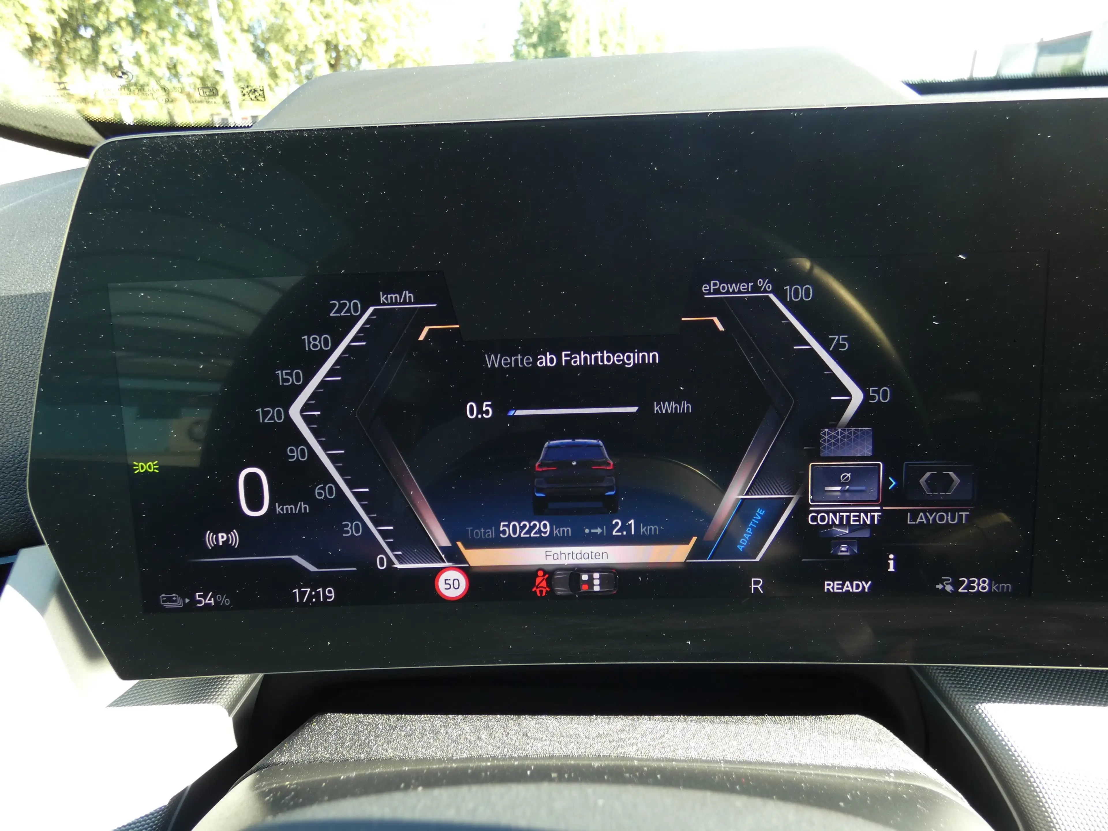BMW iX1 xDrive30 — photo 13