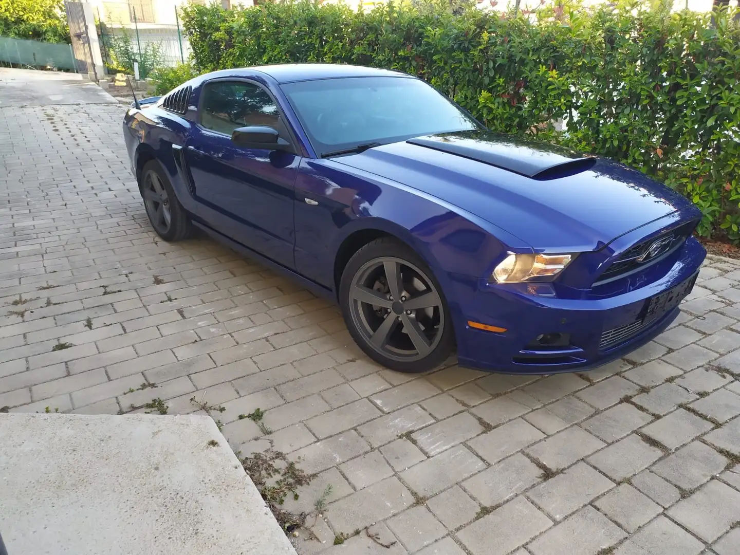 Ford Mustang 3700 gt plava - 1