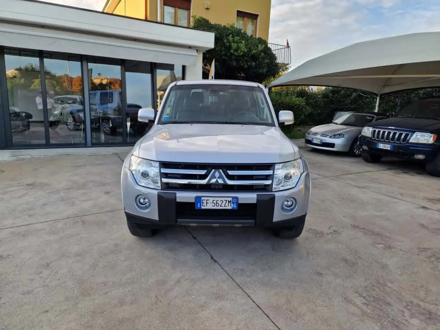 Mitsubishi Pajero 3.200 Intense 200cv 3p manuale Argento - 2