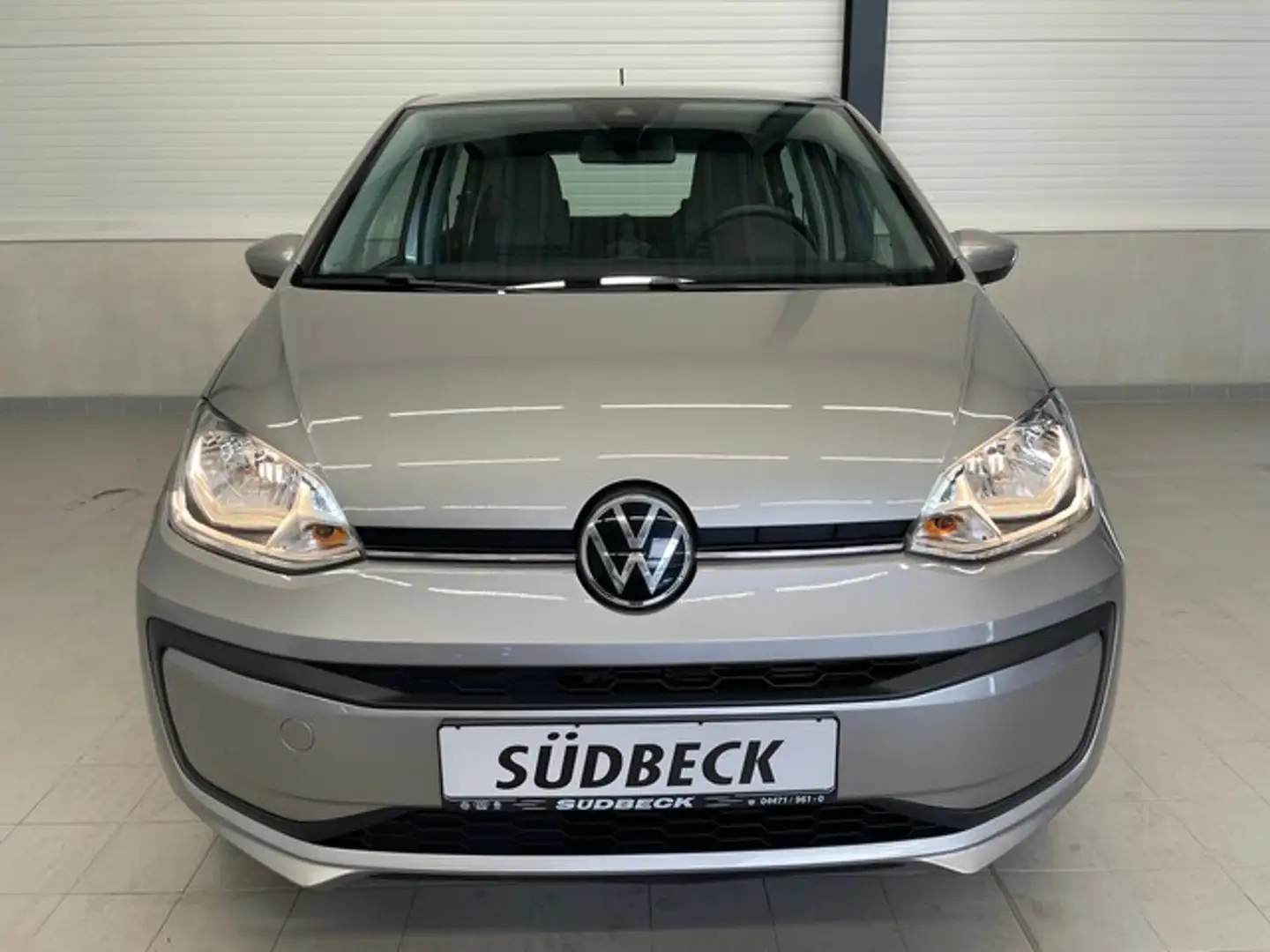 Volkswagen up! 1.0 EcoFuel KAMERA+TEMPOMAT+LED Silber - 2