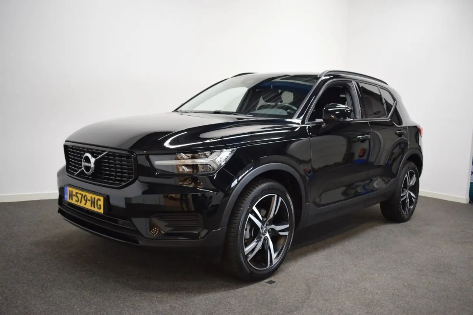 Volvo XC40 54000km T3 164pk AUT8 BNS Pro Navi/ Stuur en Stoel Negro - 1