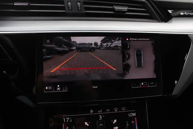 Audi E-Tron view 20