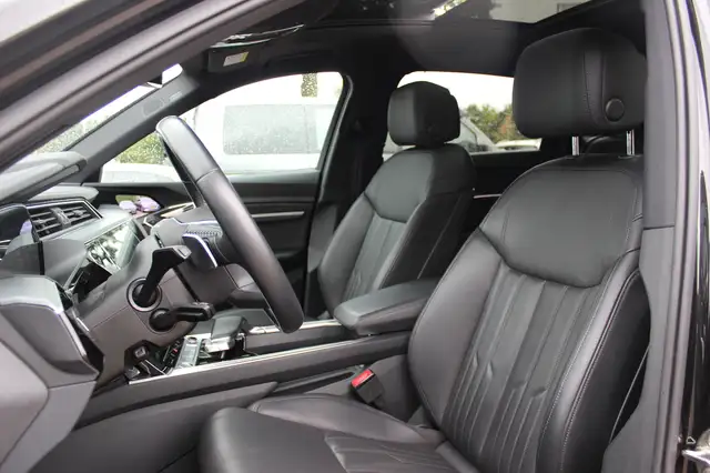 Audi E-Tron view 5