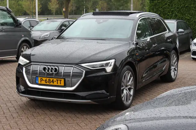 Audi E-Tron view 7