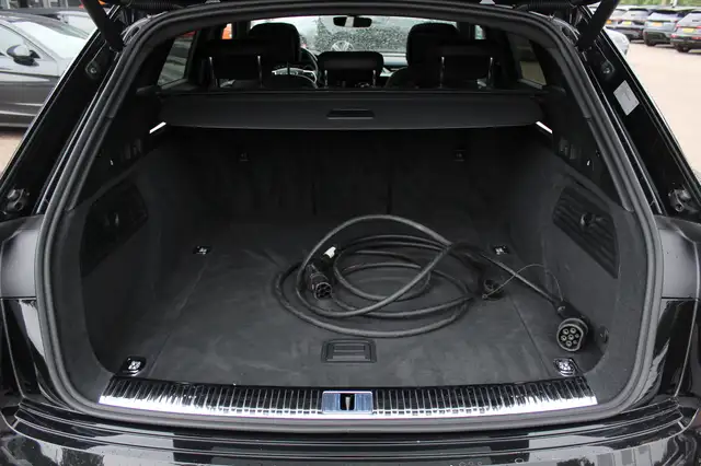 Audi E-Tron view 17