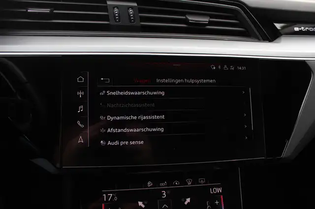 Audi E-Tron view 29