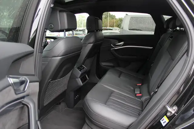 Audi E-Tron view 12