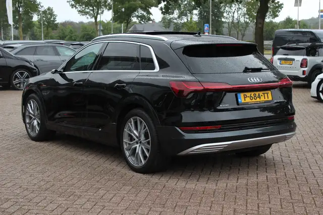 Audi E-Tron view 4