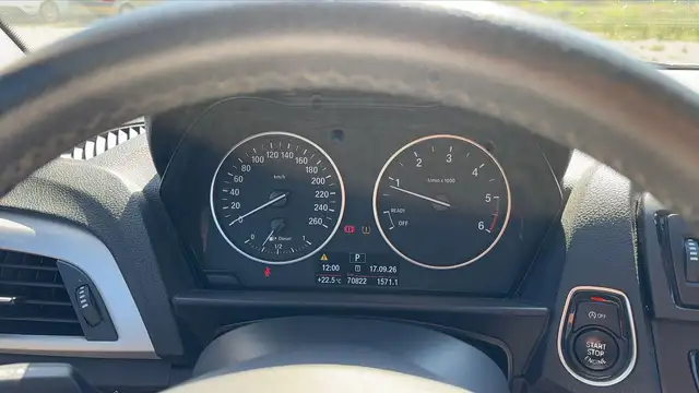 BMW 1 Series view 12