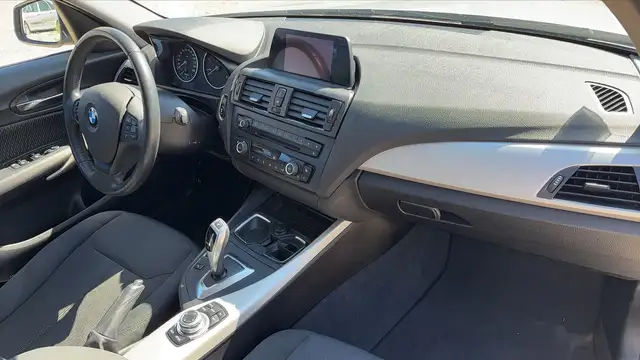 BMW 1 Series view 10