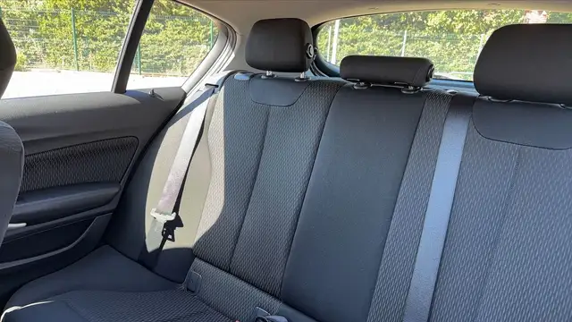 BMW 1 Series view 9