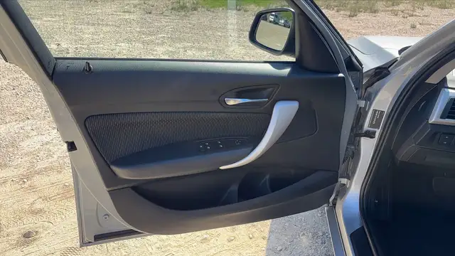 BMW 1 Series view 7