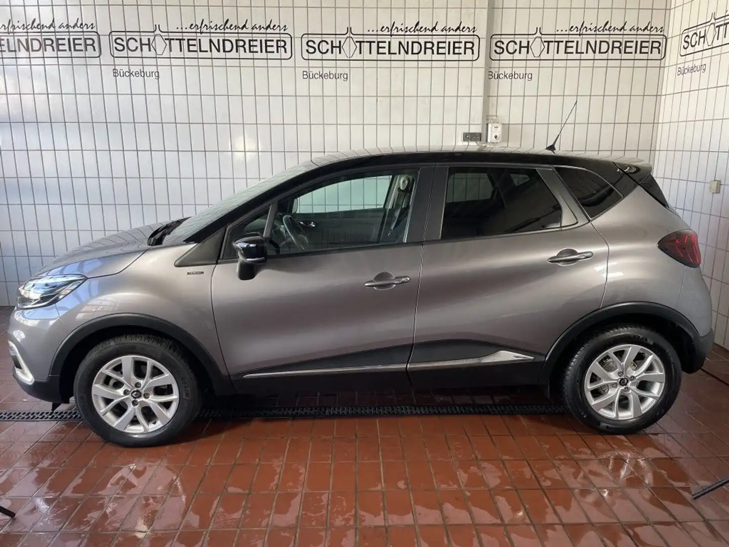 Renault Captur TCe 130 LIMITED*NAVI*SITZHZ*ALLWETTER* Gris - 2