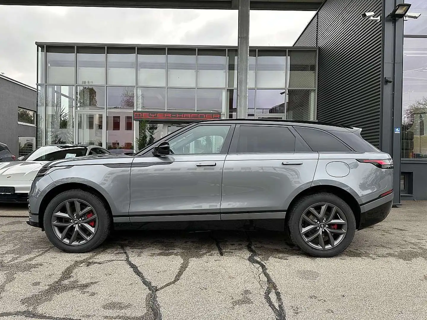 Land Rover Range Rover Velar Range Rover Velar P400e PHEV Allrad Dynamic SE 19,2kWh Aut. Dynamic SE, mit Anhängerkupplung Grau - 2