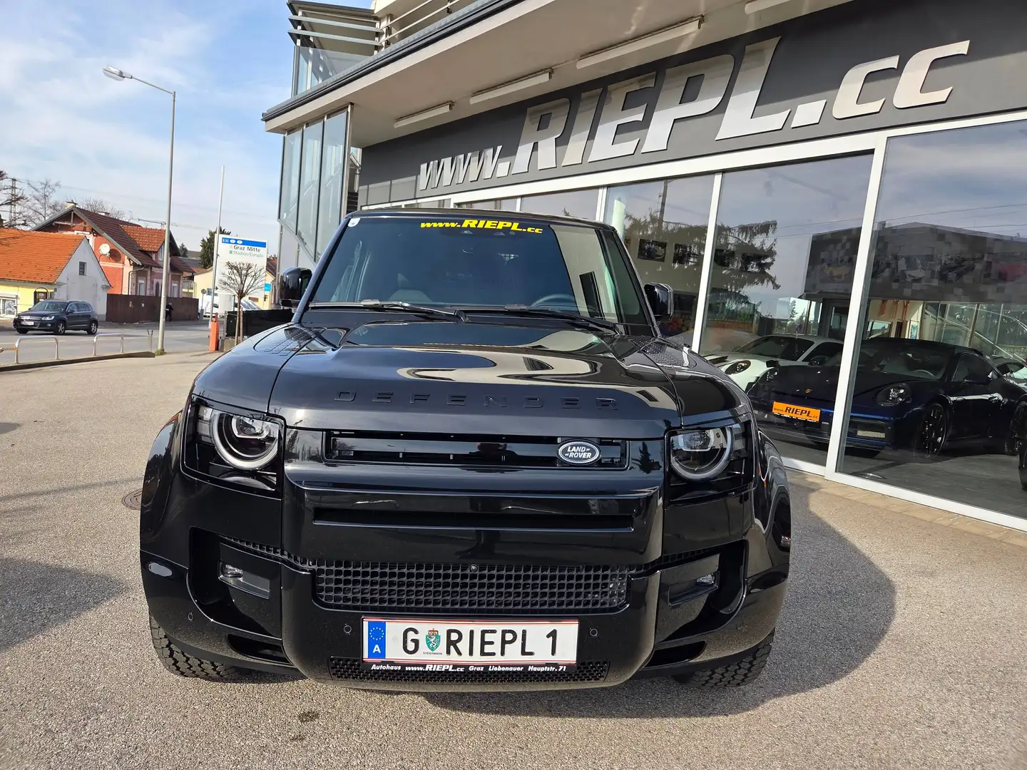 Land Rover Defender 90 Hard Top X-Dynamic SE Luft Leder AHK LED Netto 74.990.- Schwarz - 2