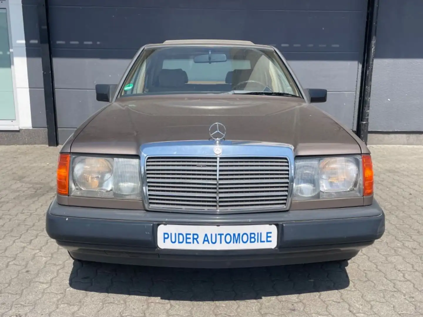 Mercedes-Benz E 230 230E W124 Oldtimer H-Kennz.132PS Automatik TÜV Braun - 2