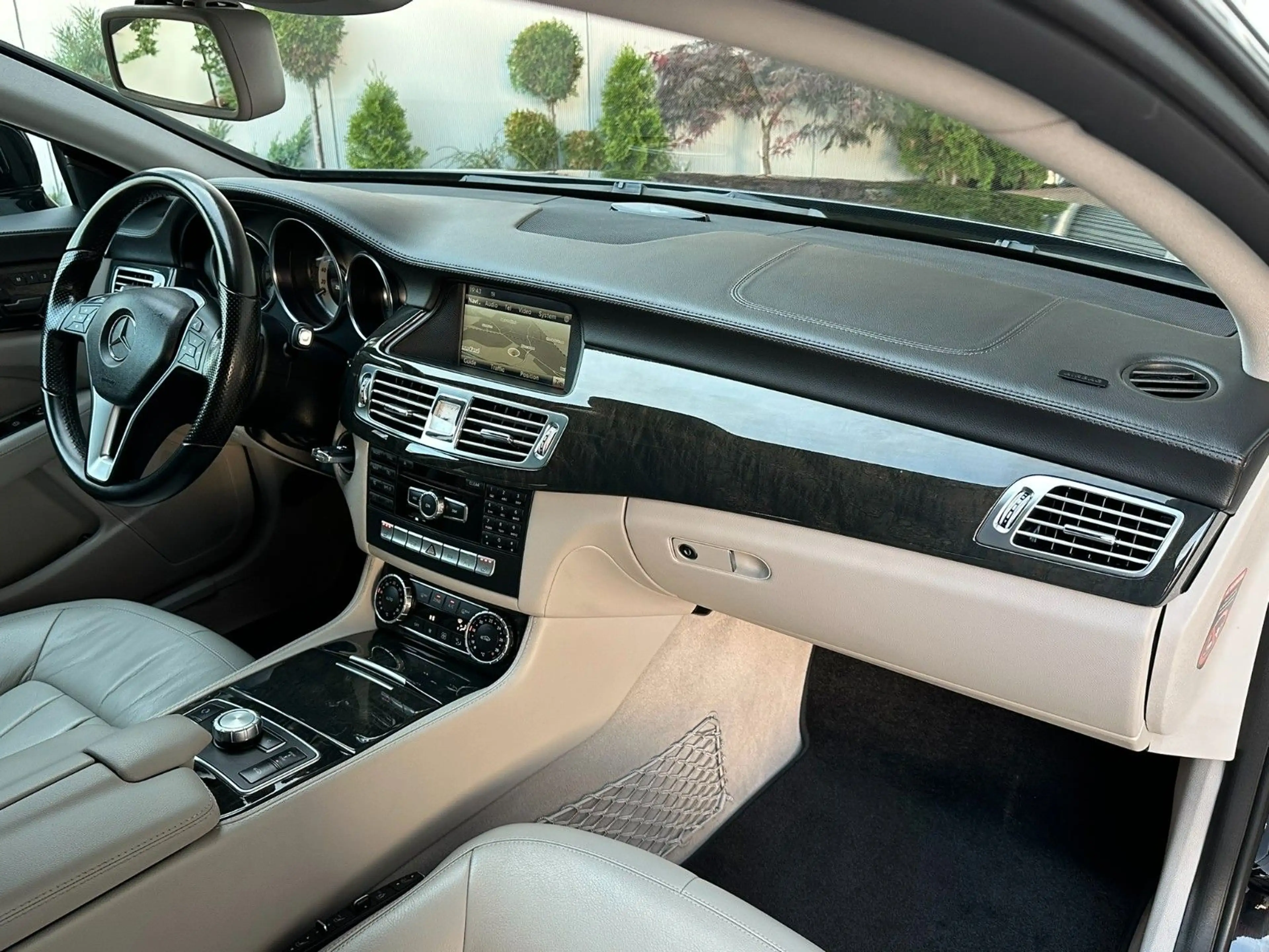 Mercedes-Benz CLS 350 CDI BlueEfficiency 4Matic — photo 11