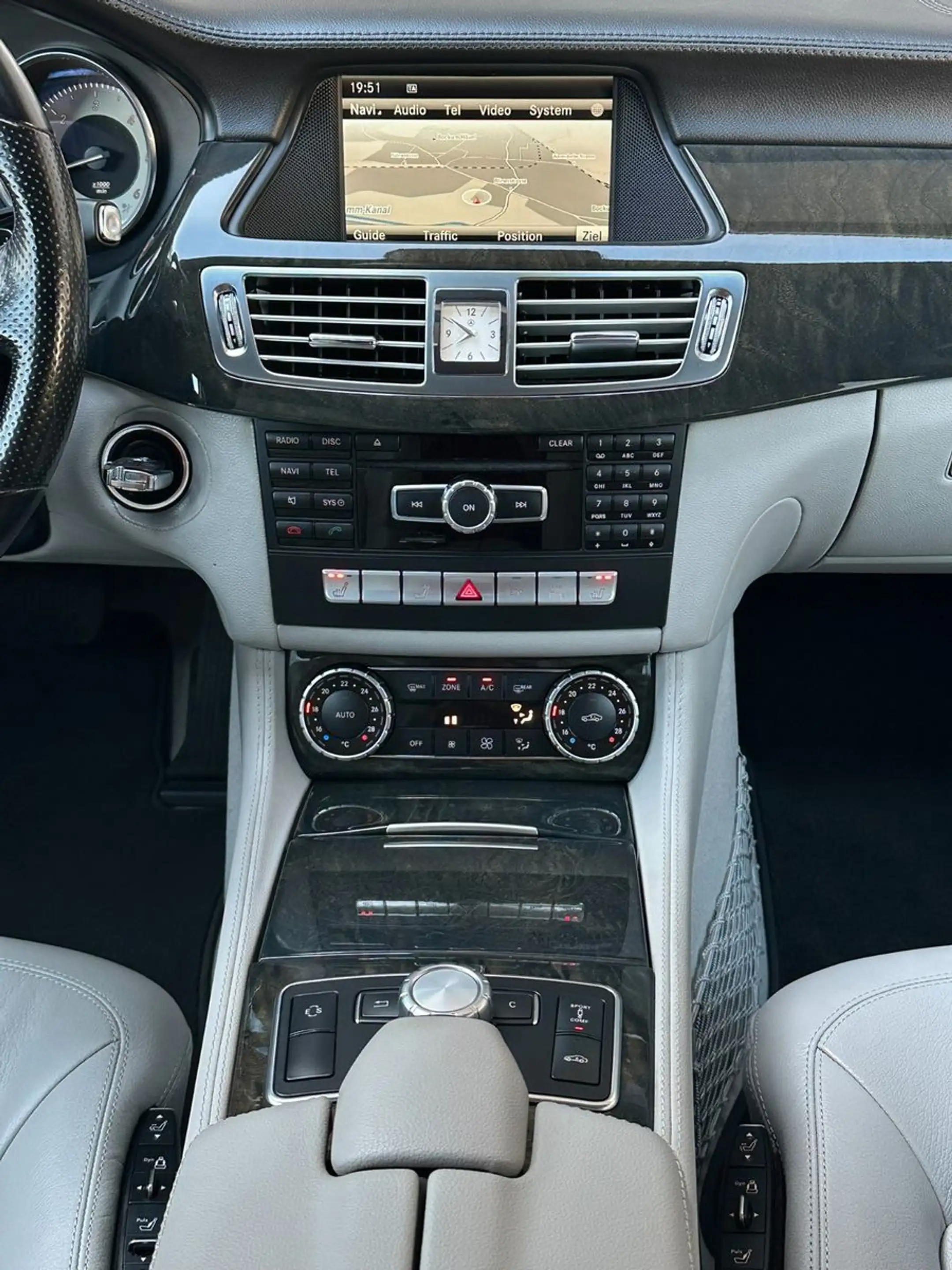 Mercedes-Benz CLS 350 CDI BlueEfficiency 4Matic — photo 10