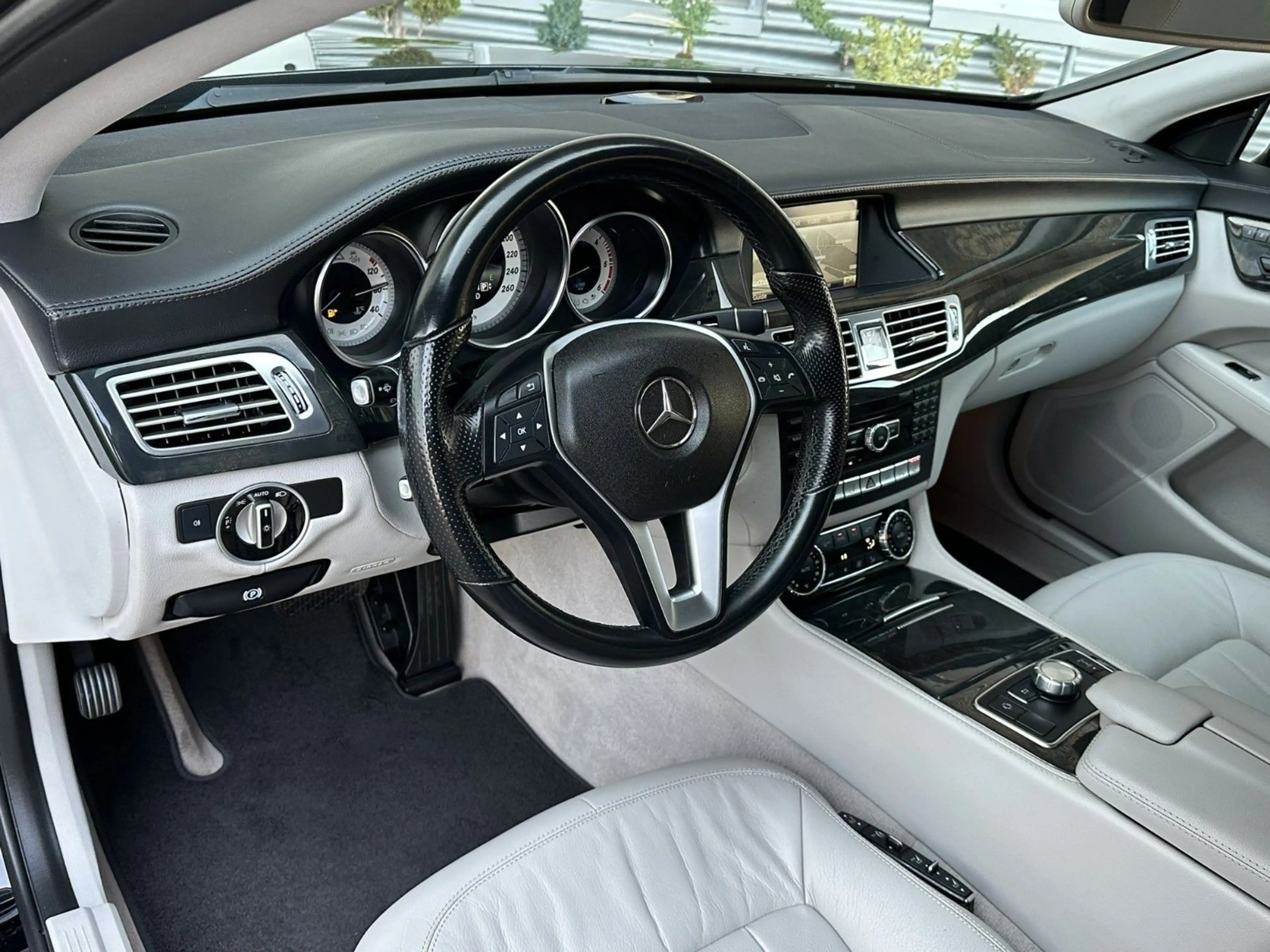 Mercedes-Benz CLS 350 CDI BlueEfficiency 4Matic — photo 9