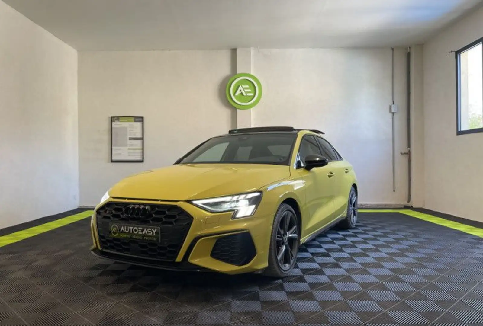 Audi S3 Limousine Berline IV 2.0 TFSI 310ch quattro S tron Jaune - 1