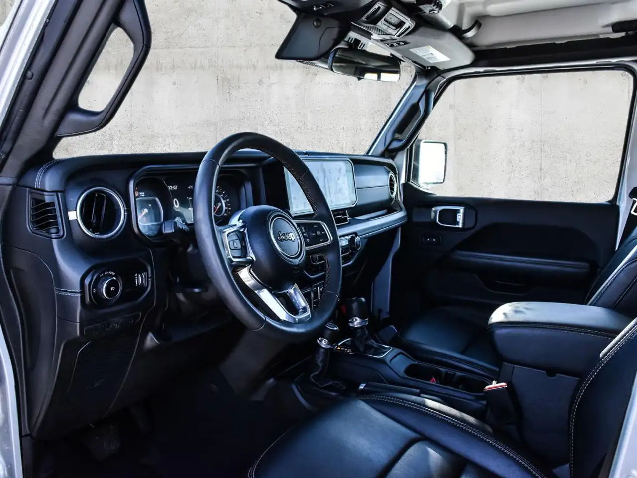 Jeep Wrangler снимка Jeep Wrangler