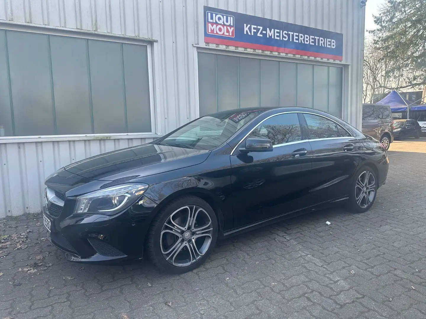 Mercedes-Benz CLA 220 CDI DCT Urban Noir - 2
